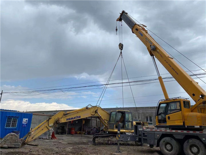 克州25吨吊车的工作半径是多少？